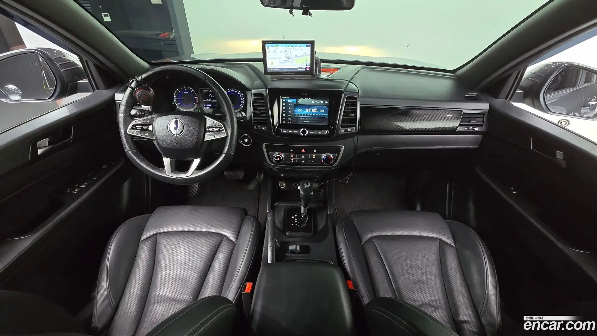 Rexton KG Mobility 2019.11-INNER-007