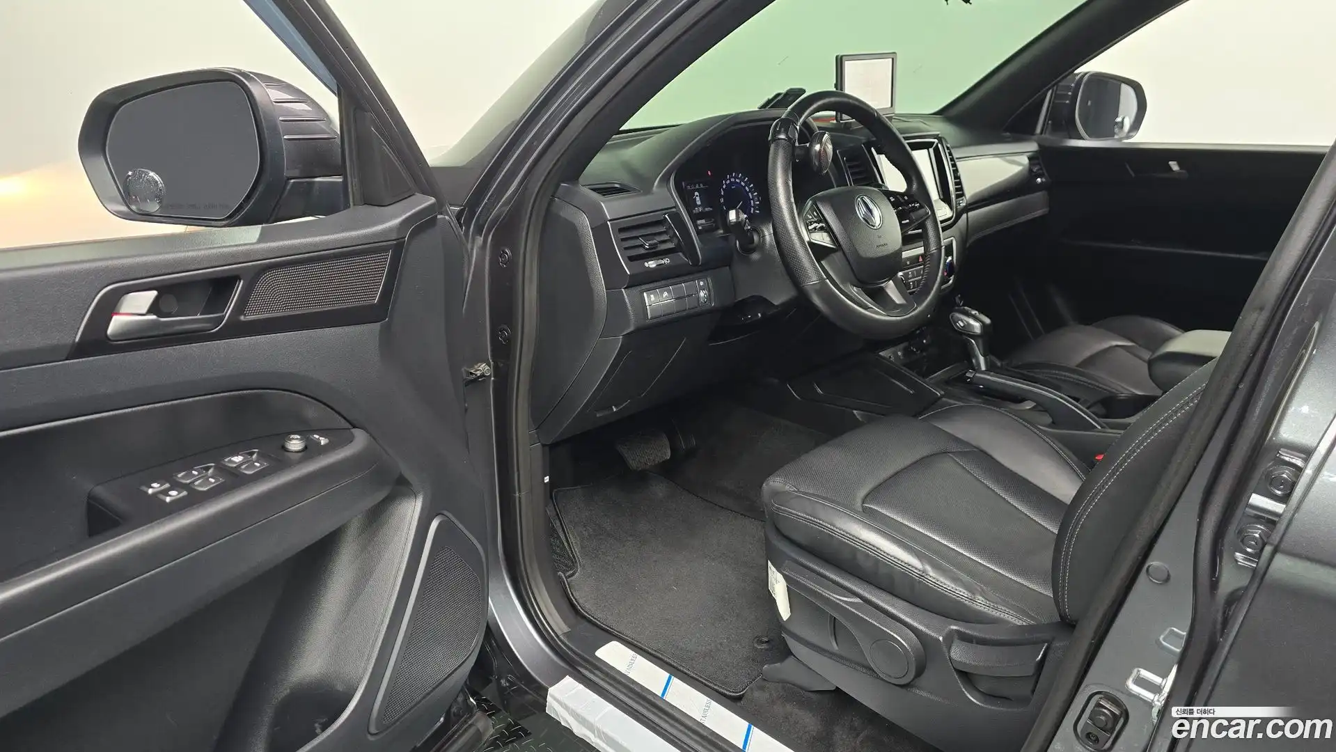Rexton KG Mobility 2019.11-INNER-010