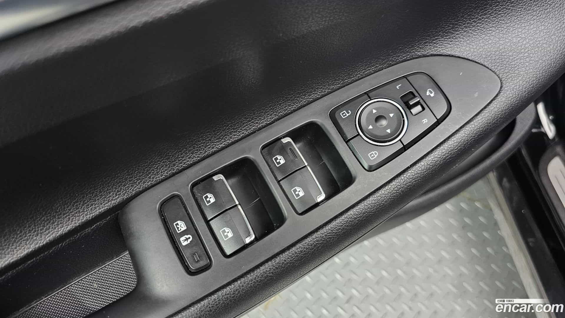 Grandeur Hyundai 2021.9-OPTION-042