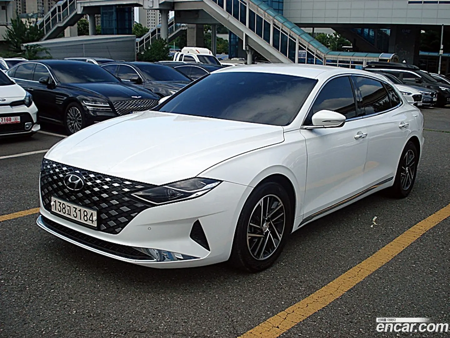 Main__Slider__Photo:Grandeur Hyundai 2021.6-0