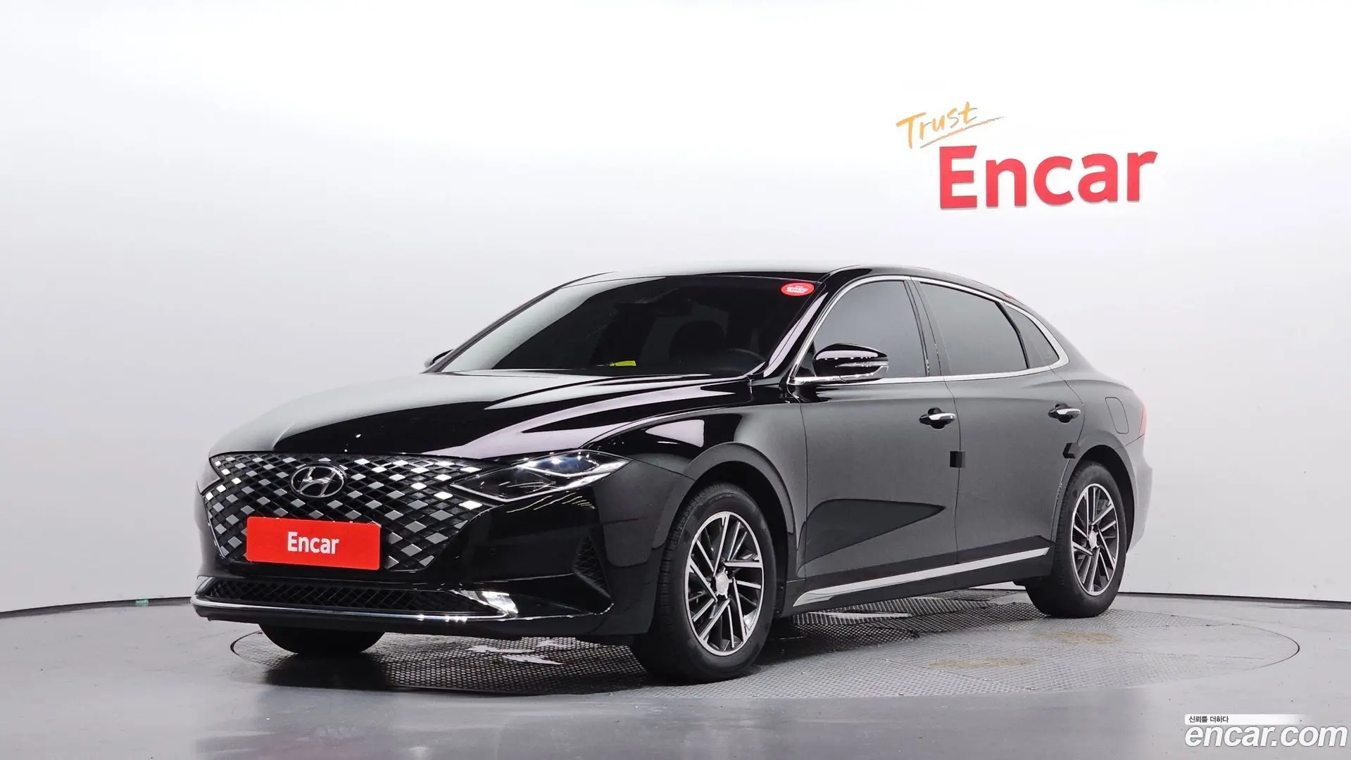 Main__Slider__Photo:Grandeur Hyundai 2022.6-0