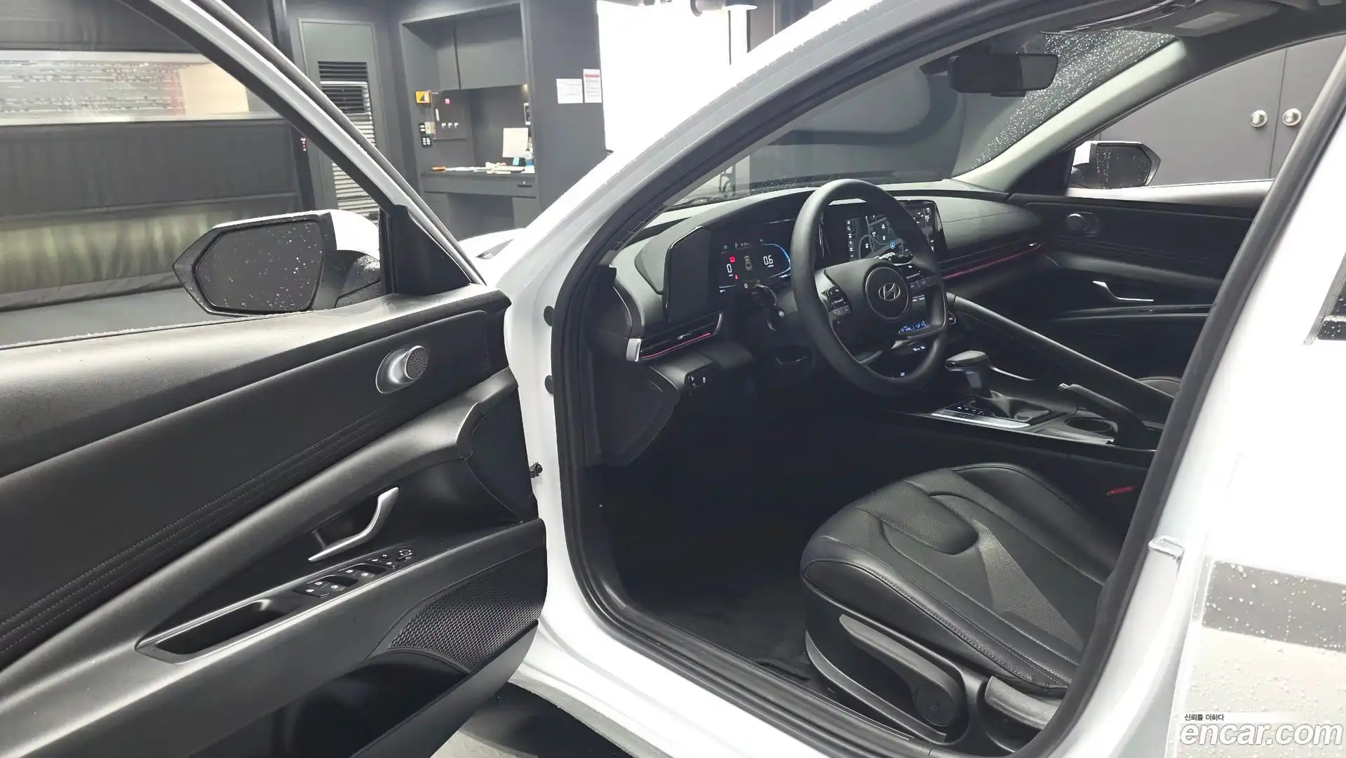 AVANTE Hyundai 2025.1-INNER-010