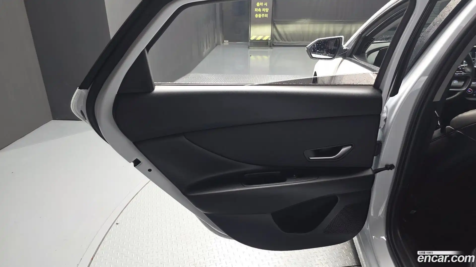 AVANTE Hyundai 2025.1-INNER-035