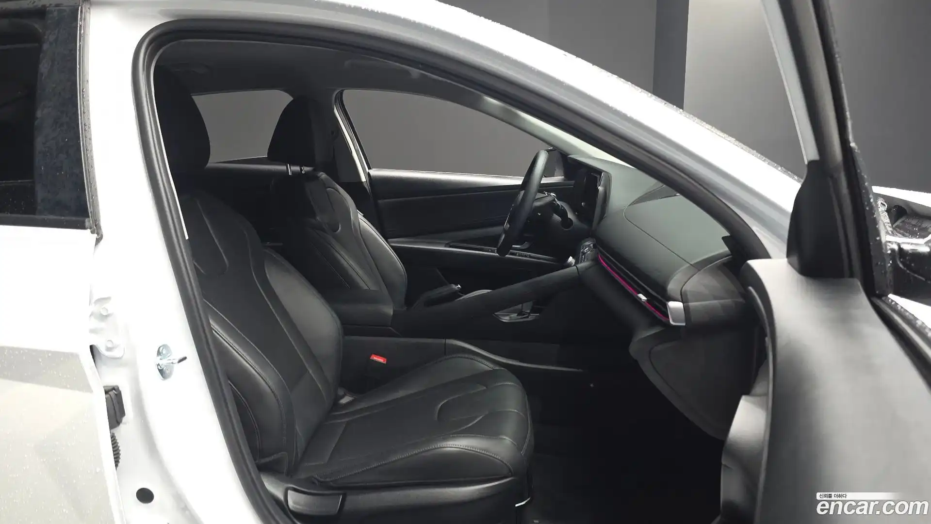AVANTE Hyundai 2025.1-INNER-036