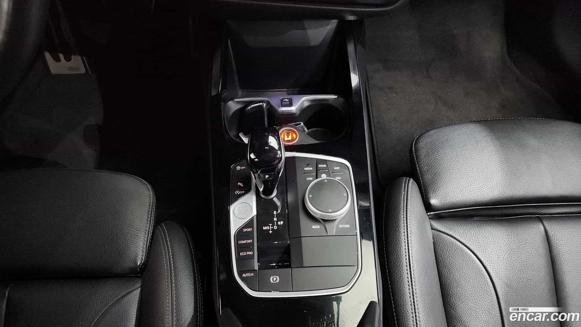 1-Series BMW 2022.1-INNER-009