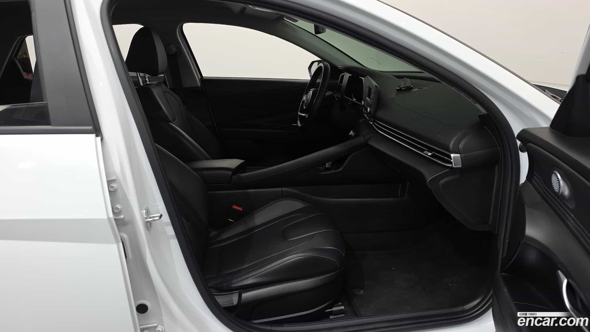 AVANTE Hyundai 2020.10-OPTION-015