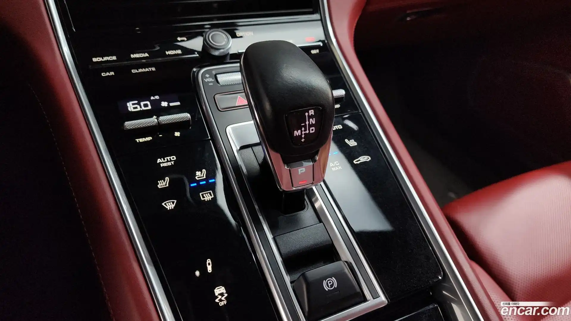 Panamera Porsche 2021.5-INNER-009