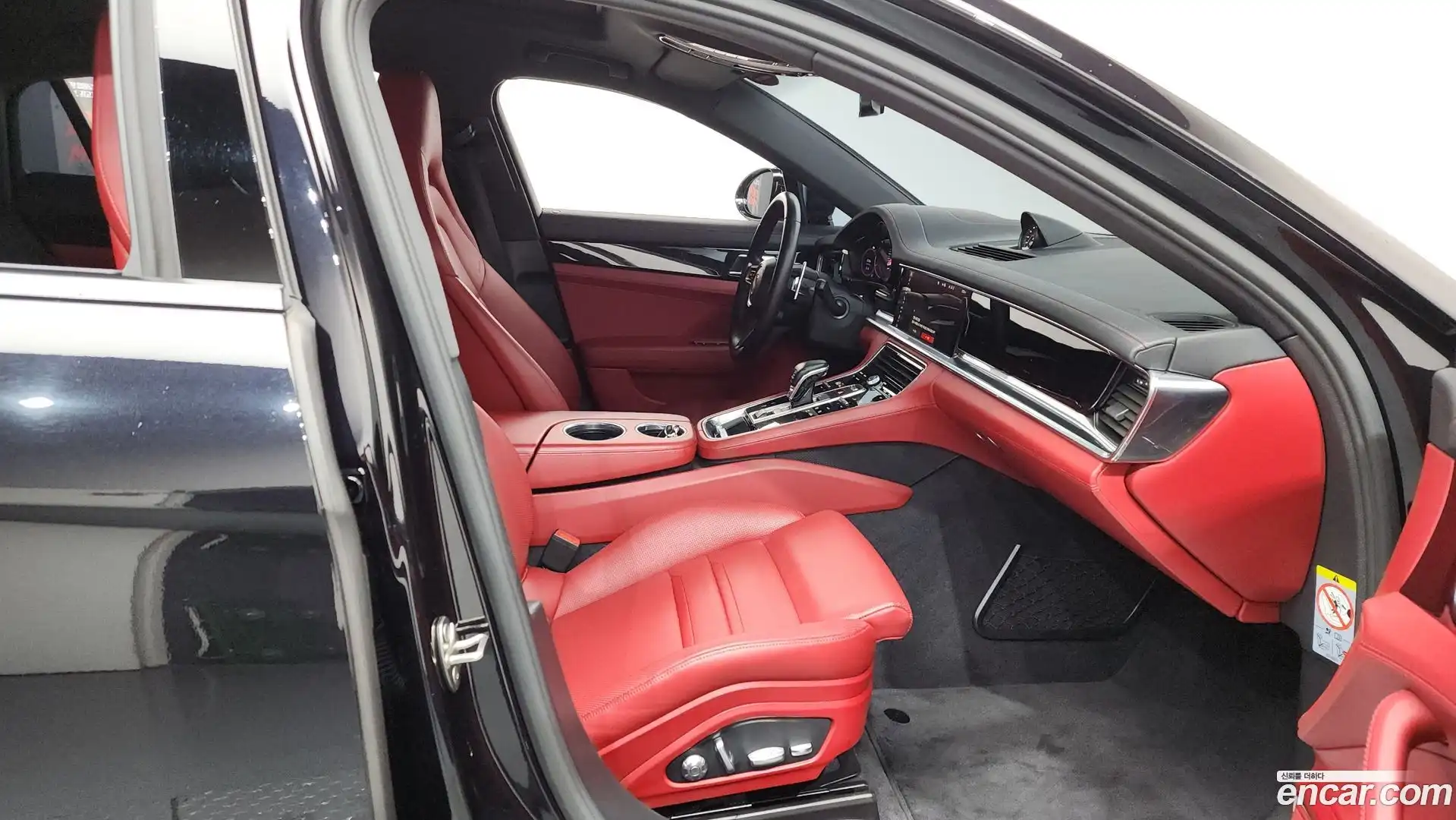 Panamera Porsche 2021.5-OPTION-015