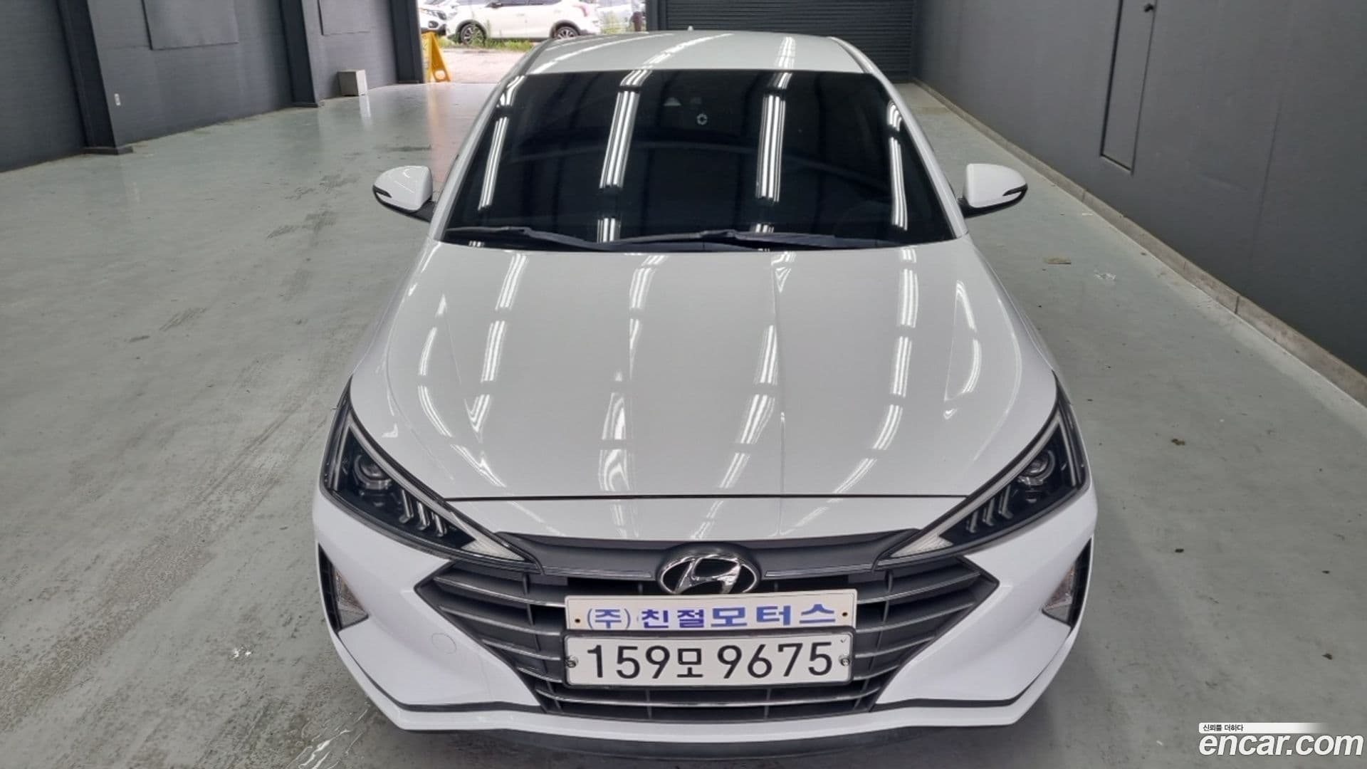 Main__Slider__Photo:AVANTE Hyundai 2019.9-0