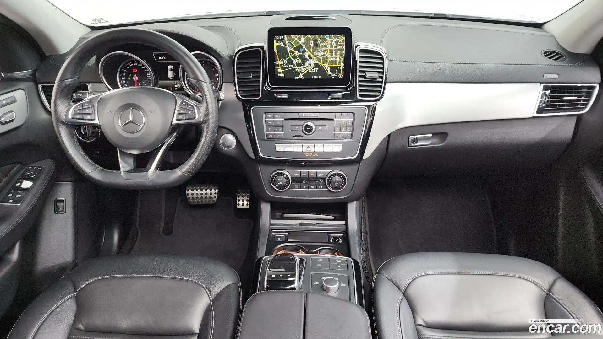 GLE-Class Mercedes-Benz 2016.9-INNER-007