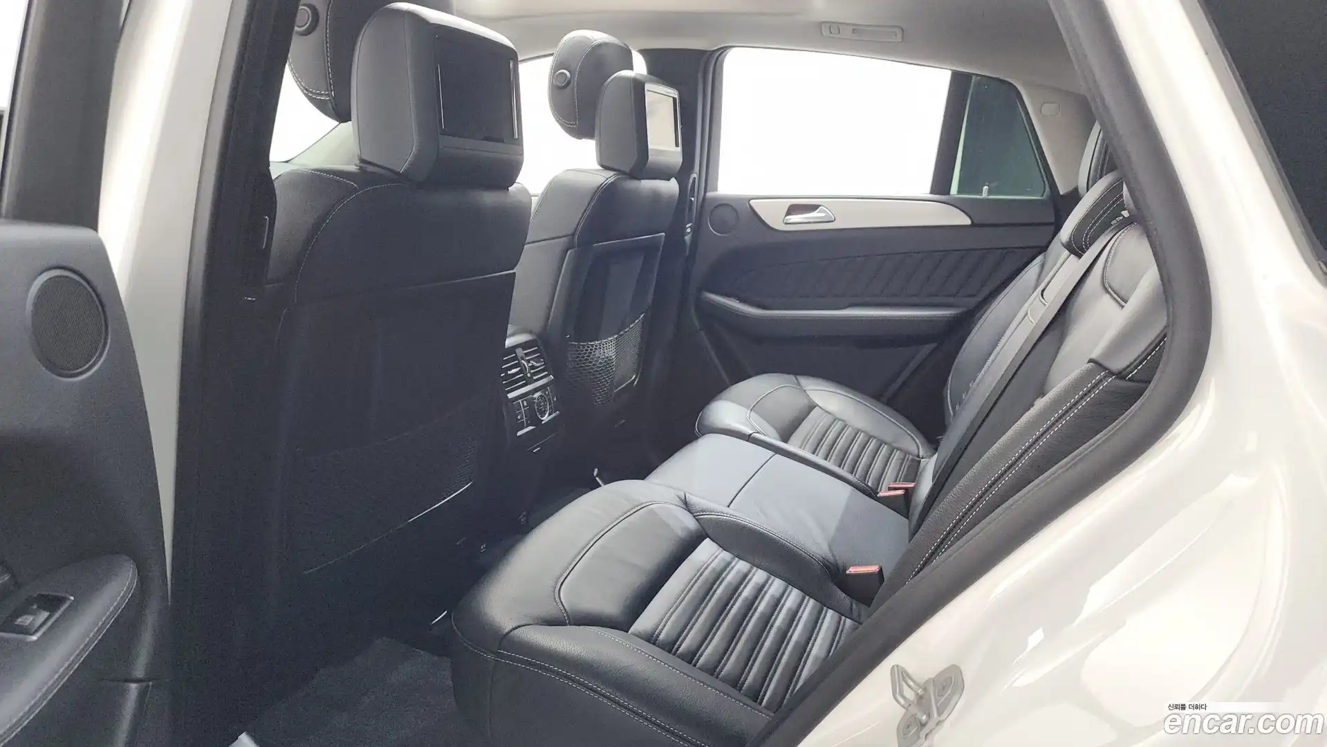 GLE-Class Mercedes-Benz 2016.9-OPTION-023