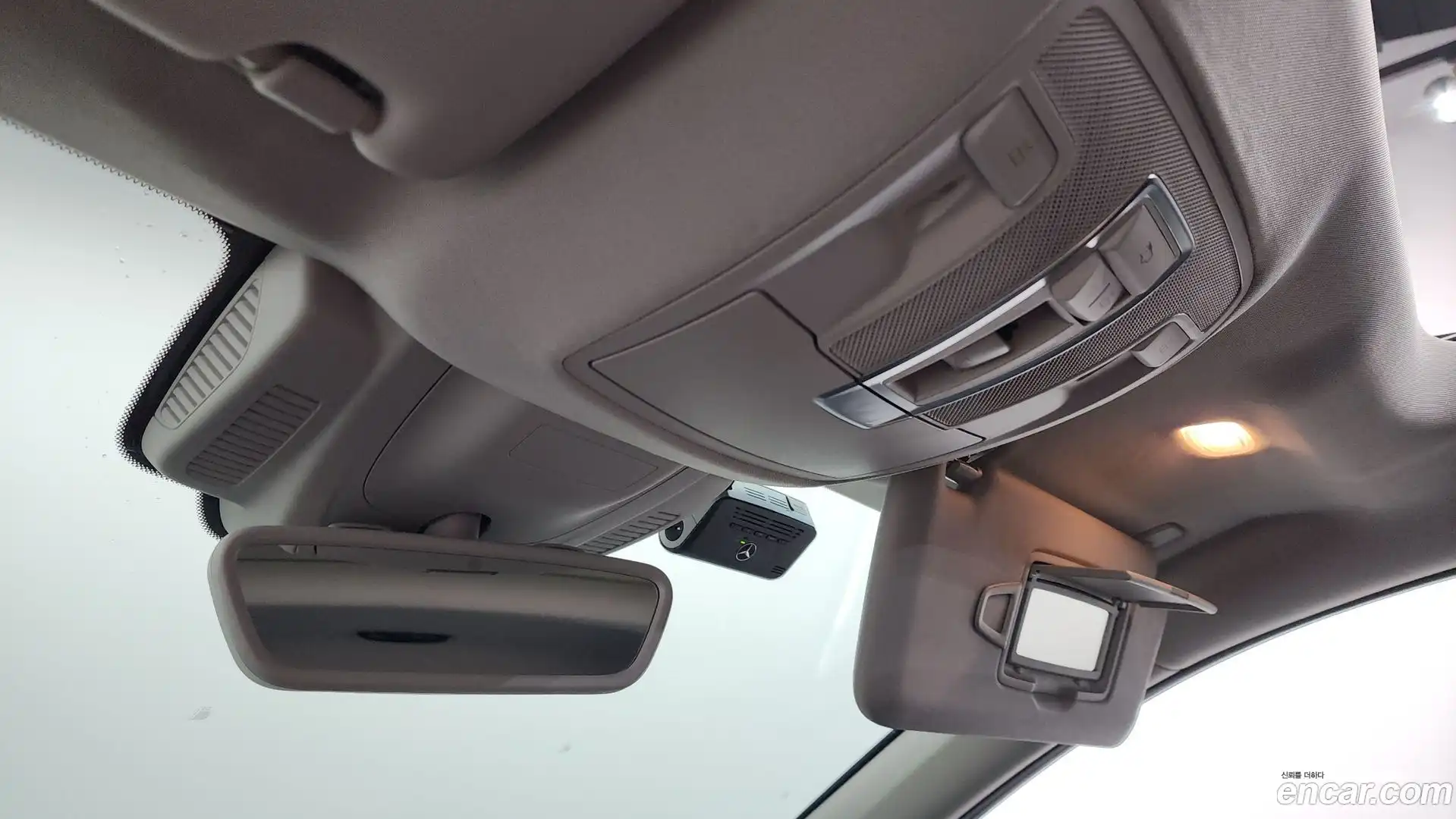 GLE-Class Mercedes-Benz 2016.9-OPTION-024