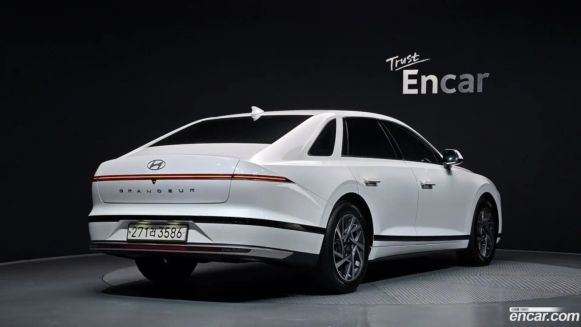 Grandeur Hyundai 2023.0-OUTER-002