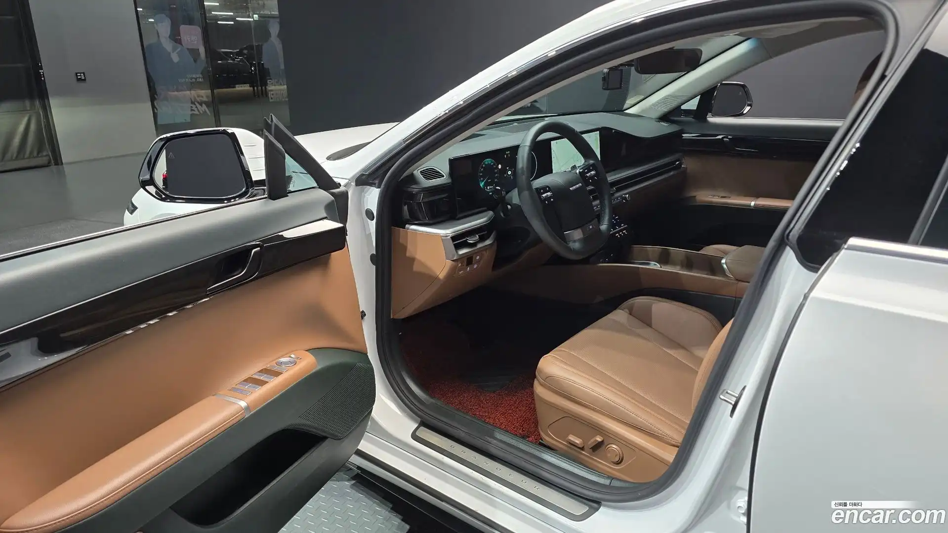 Grandeur Hyundai 2023.0-INNER-010