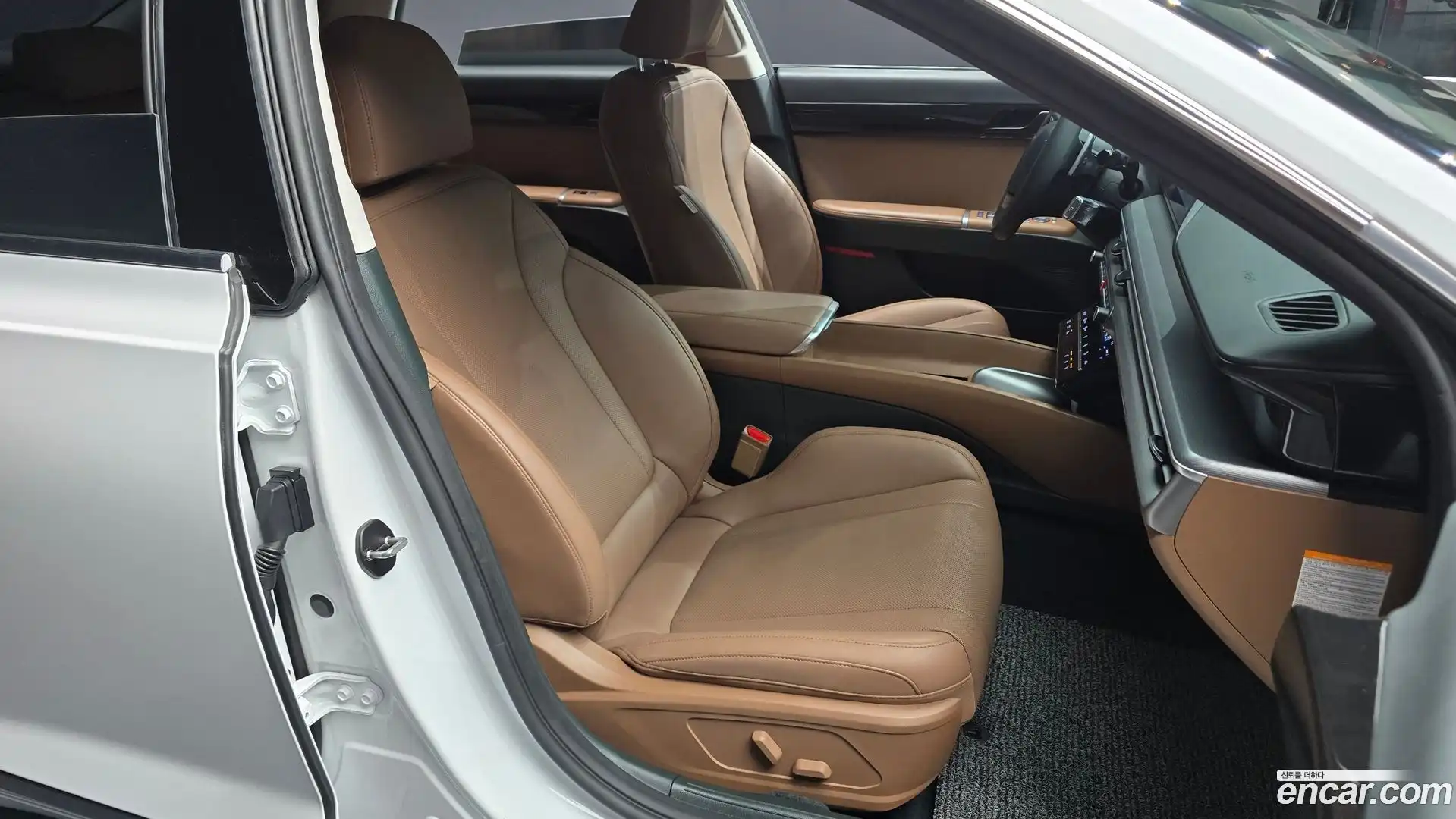 Grandeur Hyundai 2023.0-INNER-036