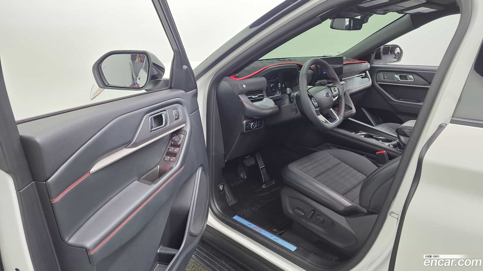 Explorer Ford 2025.2-INNER-010