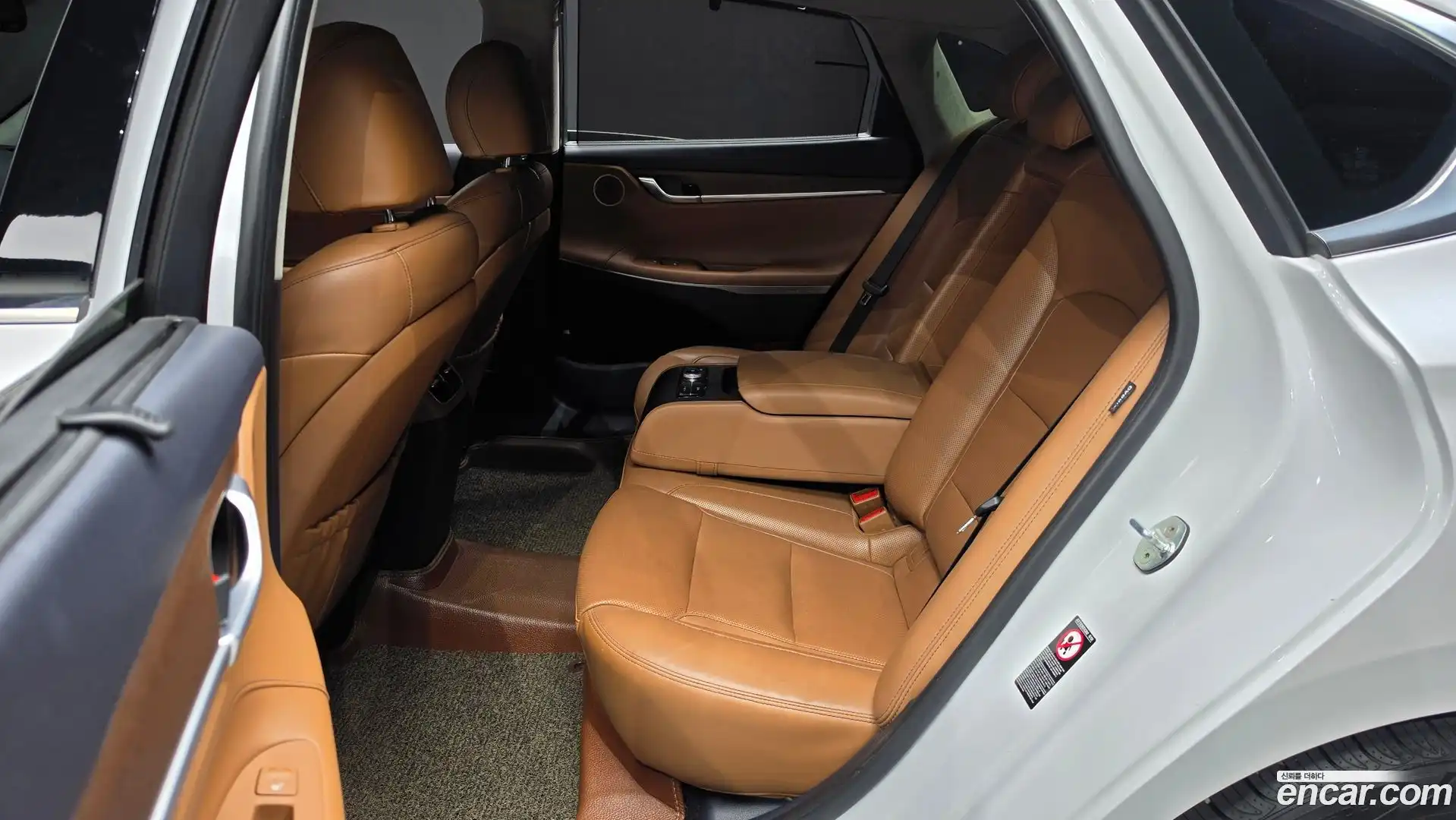 Grandeur Hyundai 2018.5-OPTION-015