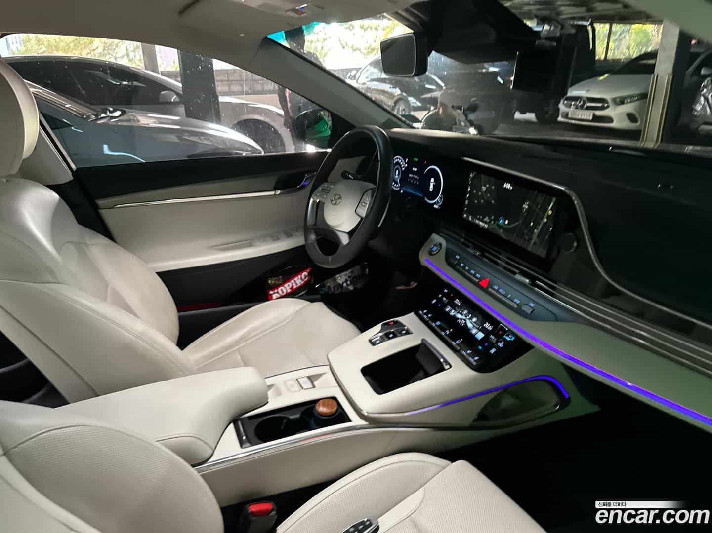 Grandeur Hyundai 2021.11-INNER-010