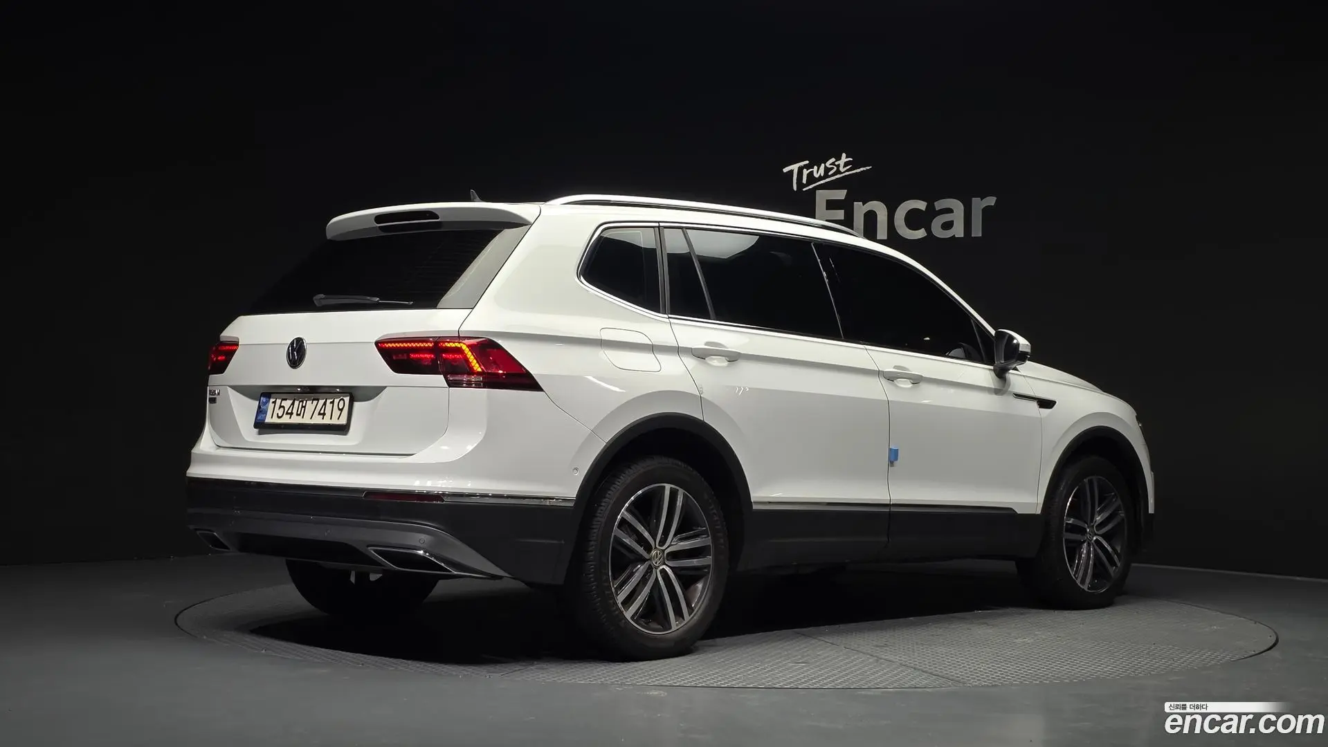 Main__Slider__Photo:Tiguan Volkswagen 2018.7-1