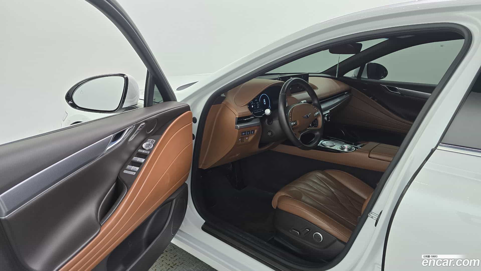 G80 Genesis 2022.0-INNER-010