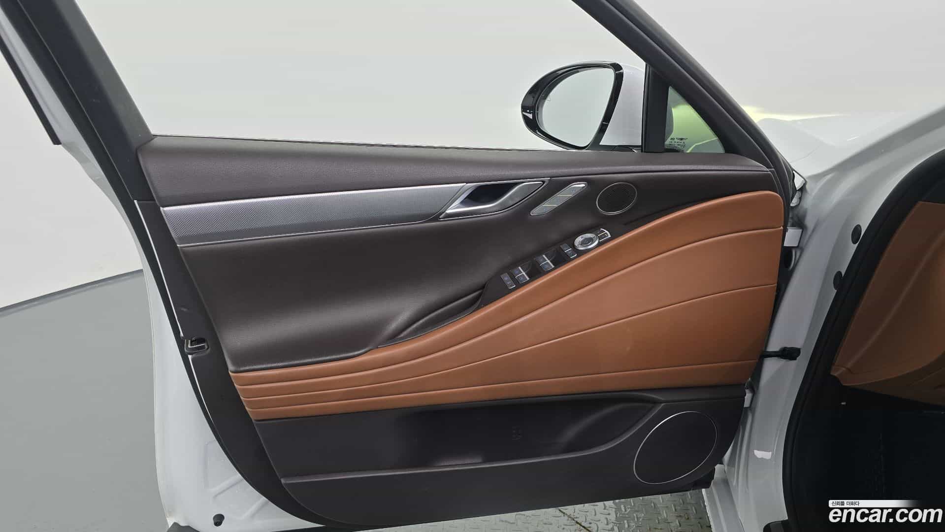 G80 Genesis 2022.0-INNER-034