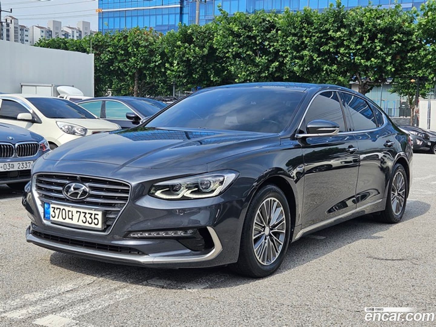 Main__Slider__Photo:Grandeur Hyundai 2017.6-0
