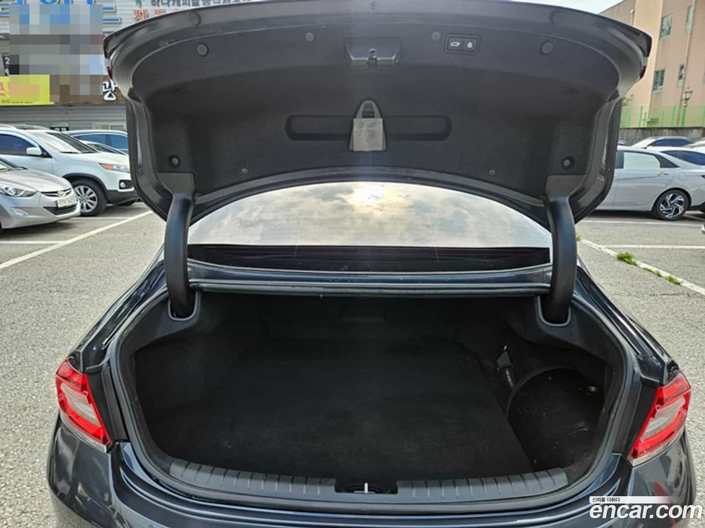 Grandeur Hyundai 2017.6-OPTION-023