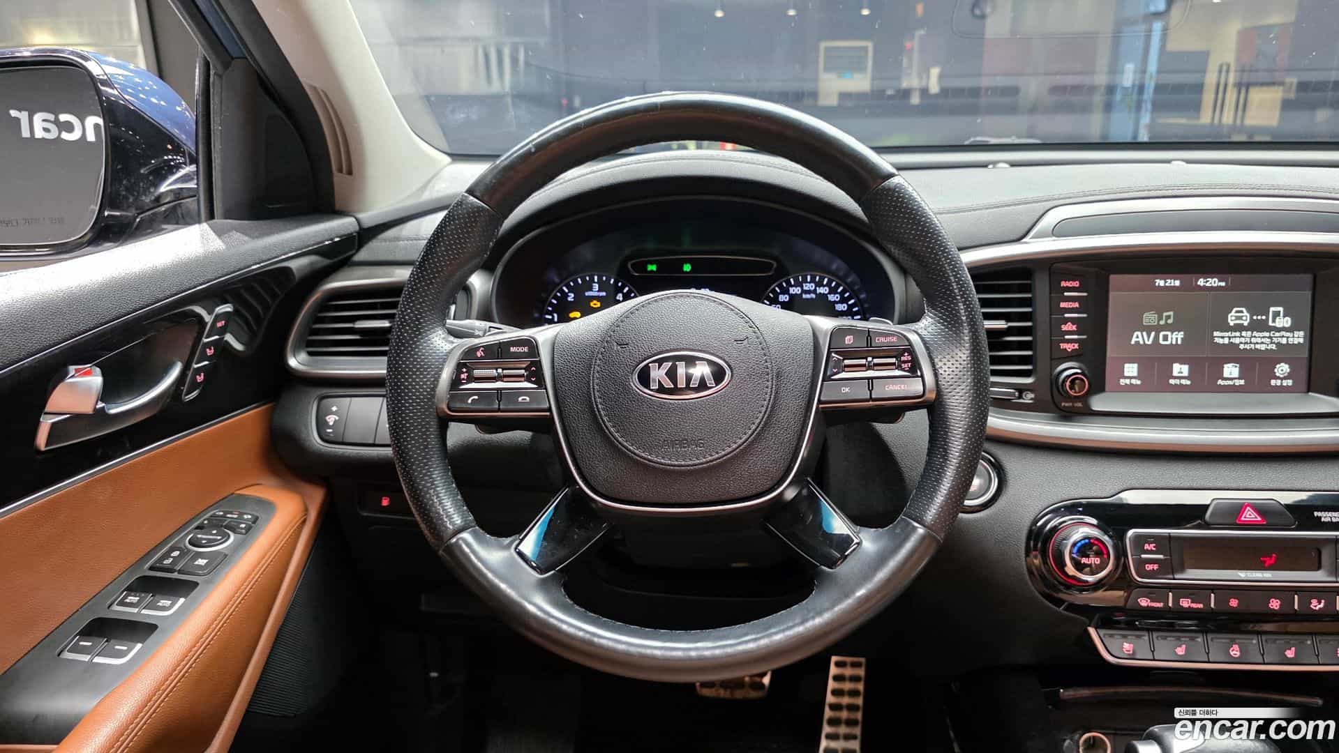 Sorento Kia 2017.8-OPTION-016