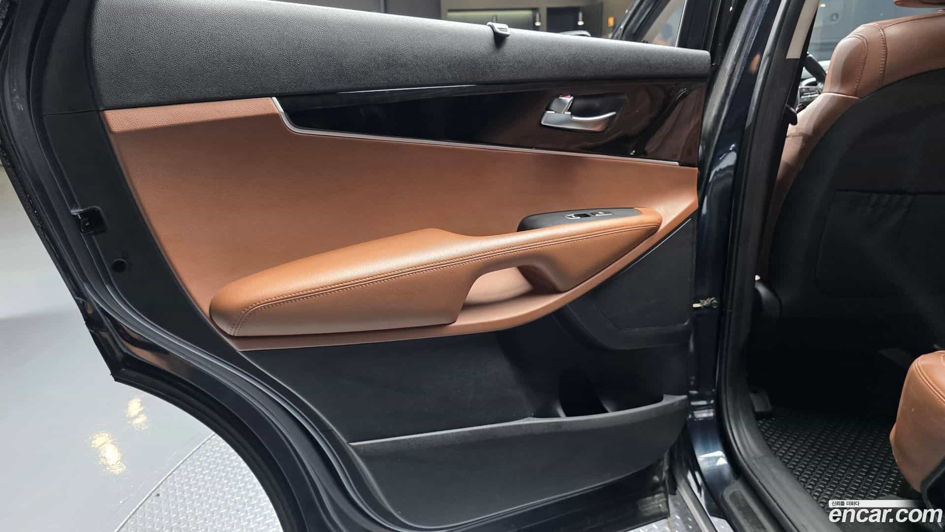 Sorento Kia 2017.8-INNER-035