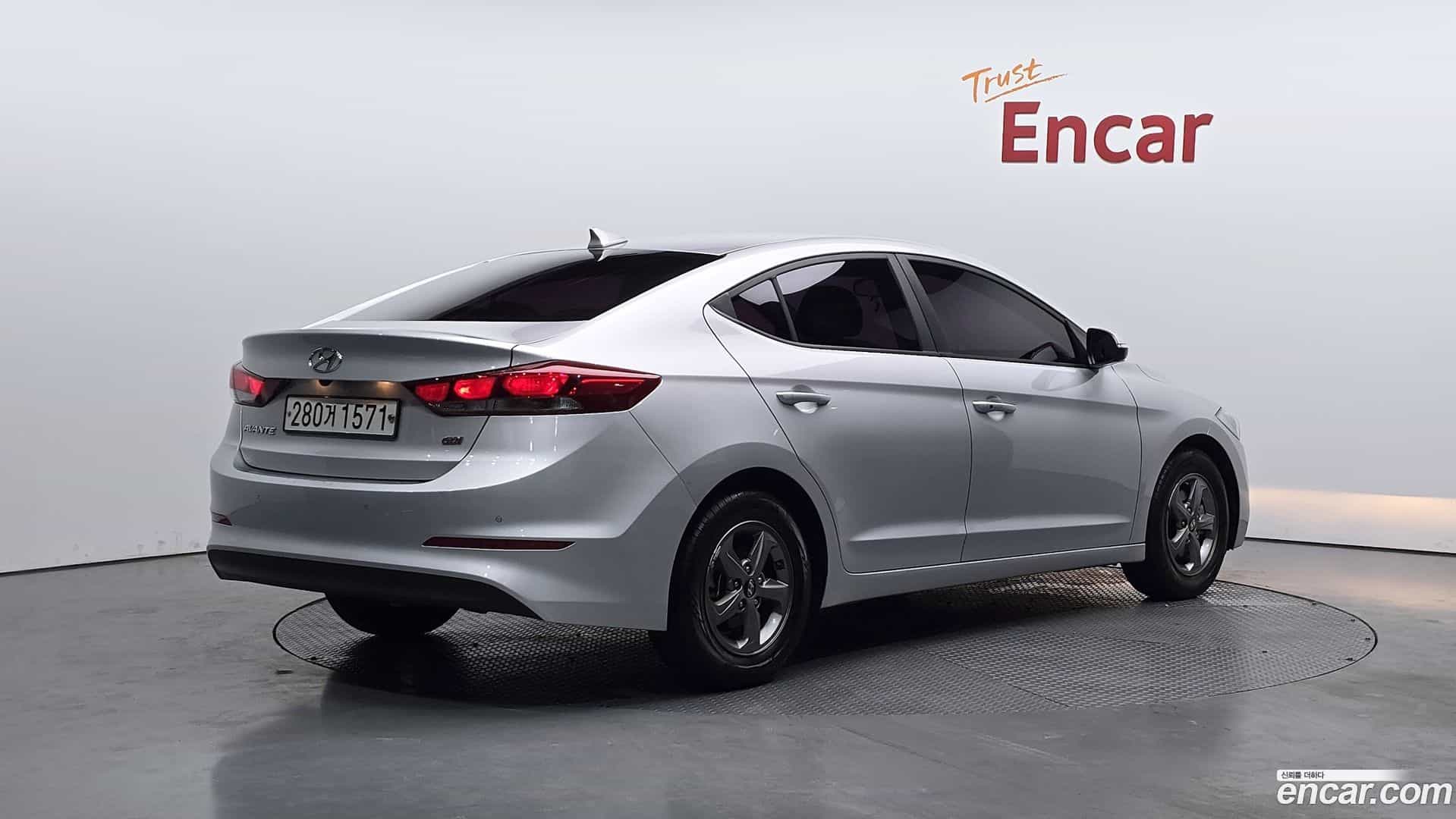 AVANTE Hyundai 2016.2-OUTER-002
