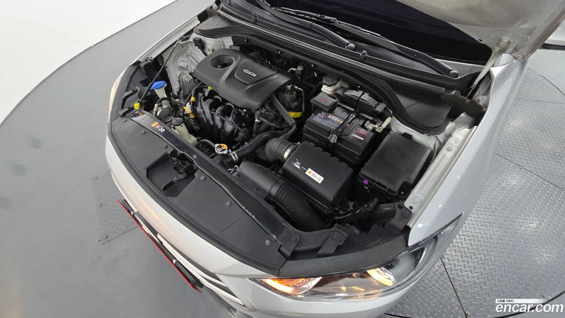 AVANTE Hyundai 2016.2-OUTER-006