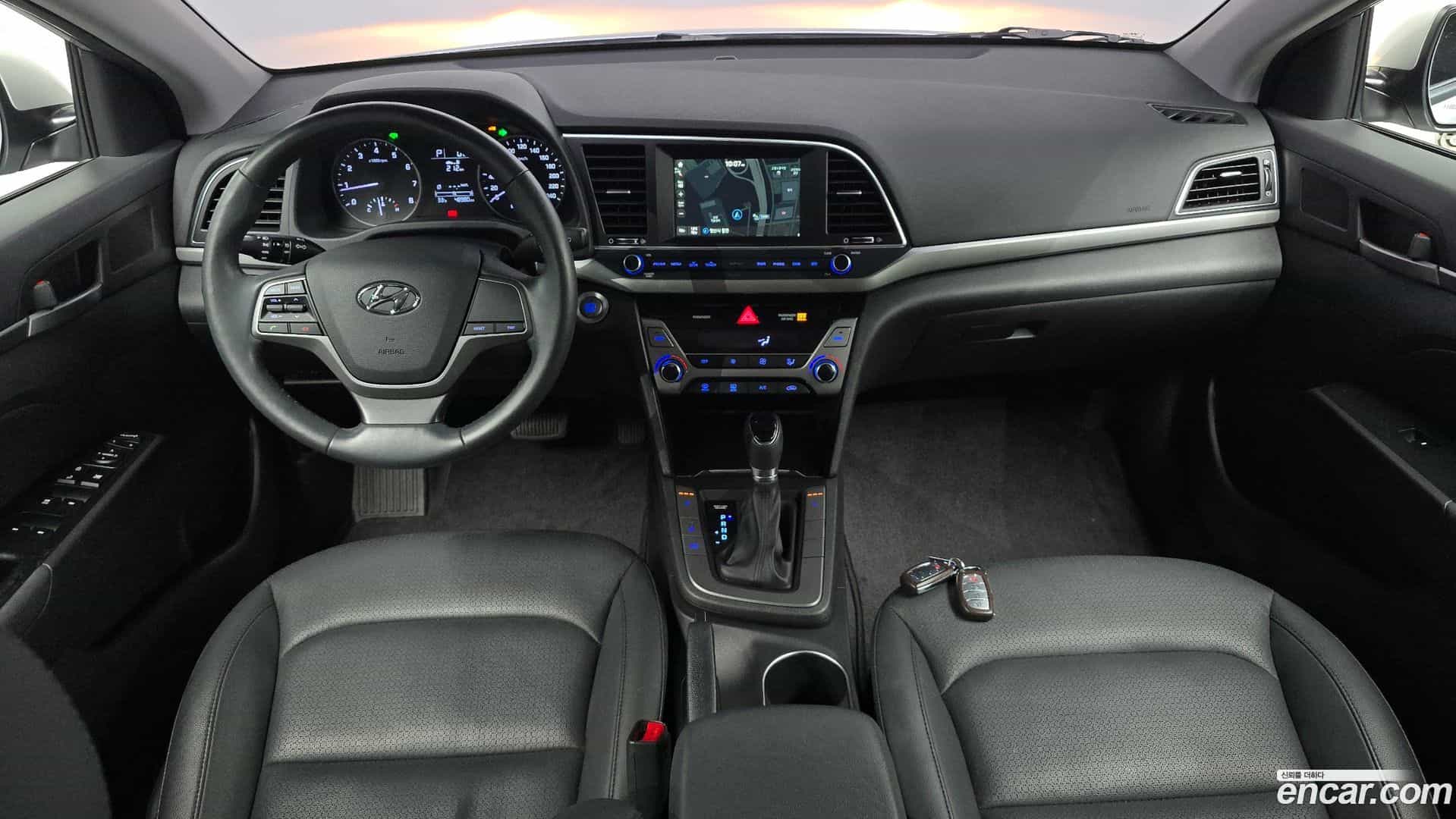 AVANTE Hyundai 2016.2-INNER-007
