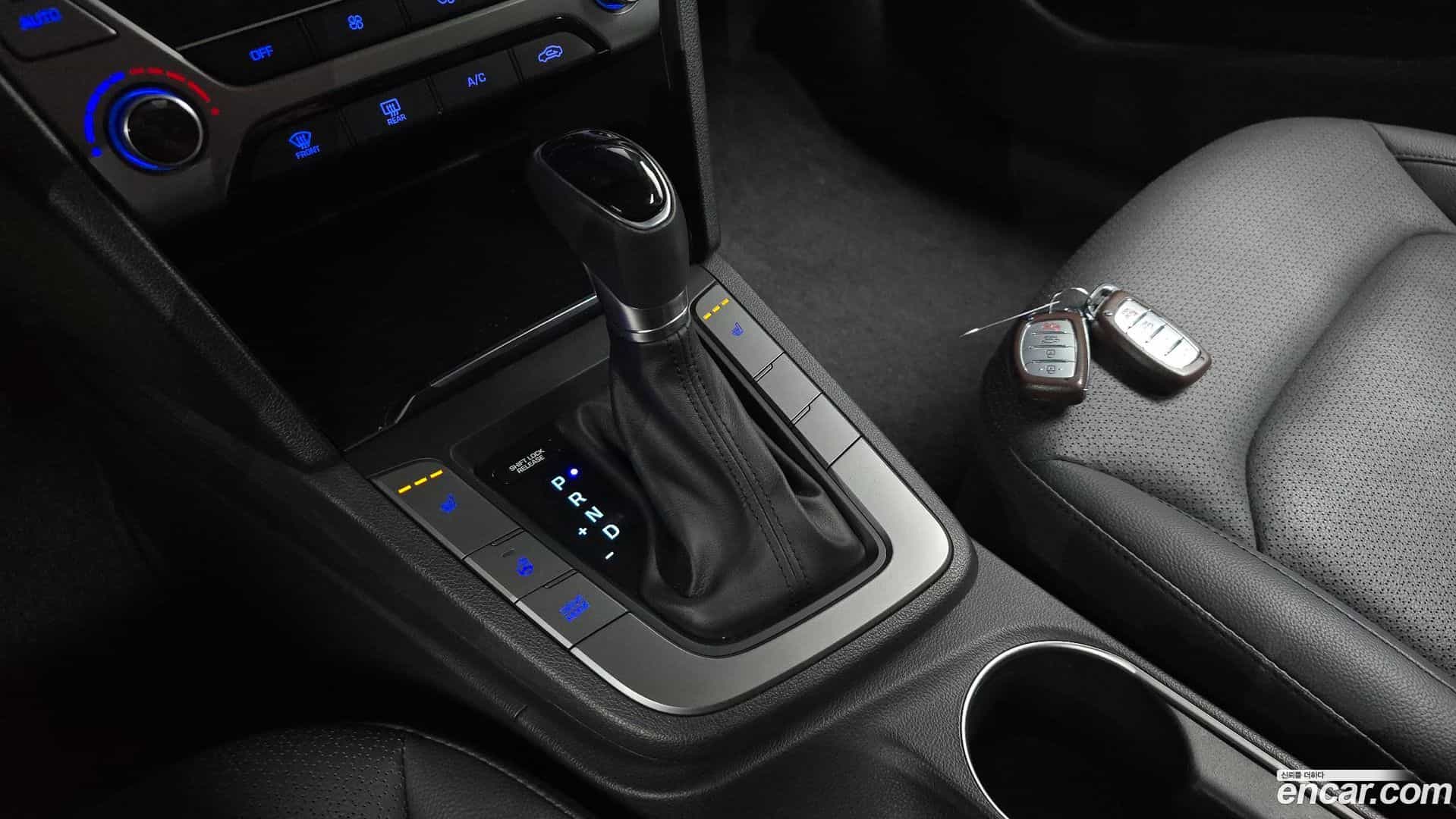 AVANTE Hyundai 2016.2-INNER-009