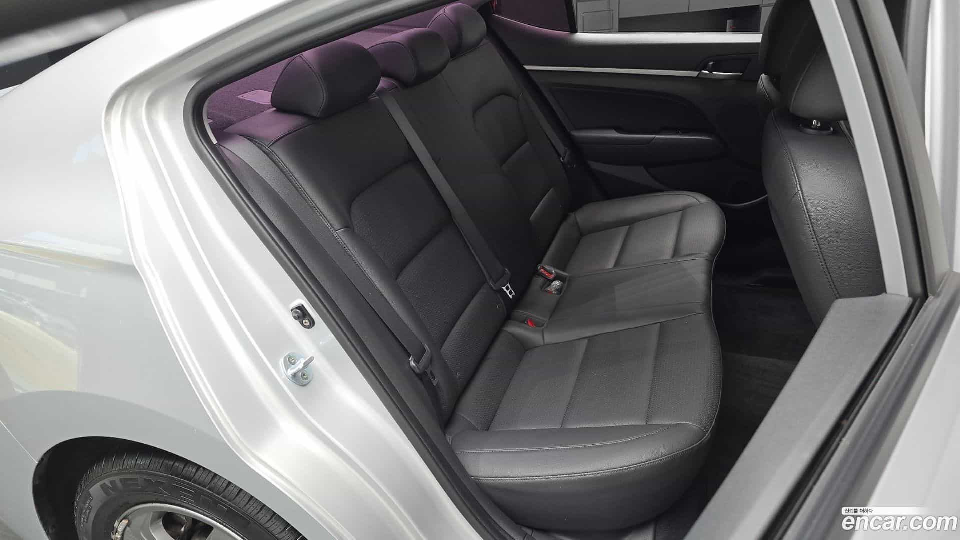 AVANTE Hyundai 2016.2-OPTION-015