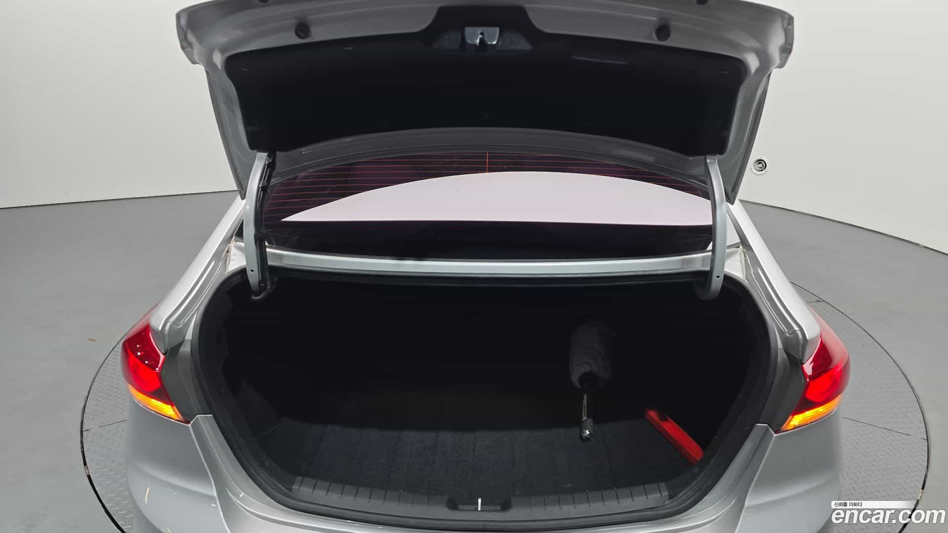 AVANTE Hyundai 2016.2-OPTION-024