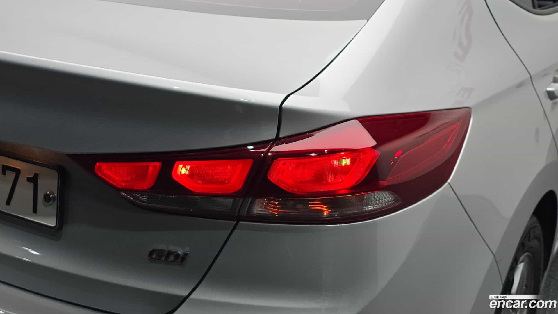 AVANTE Hyundai 2016.2-OUTER-033