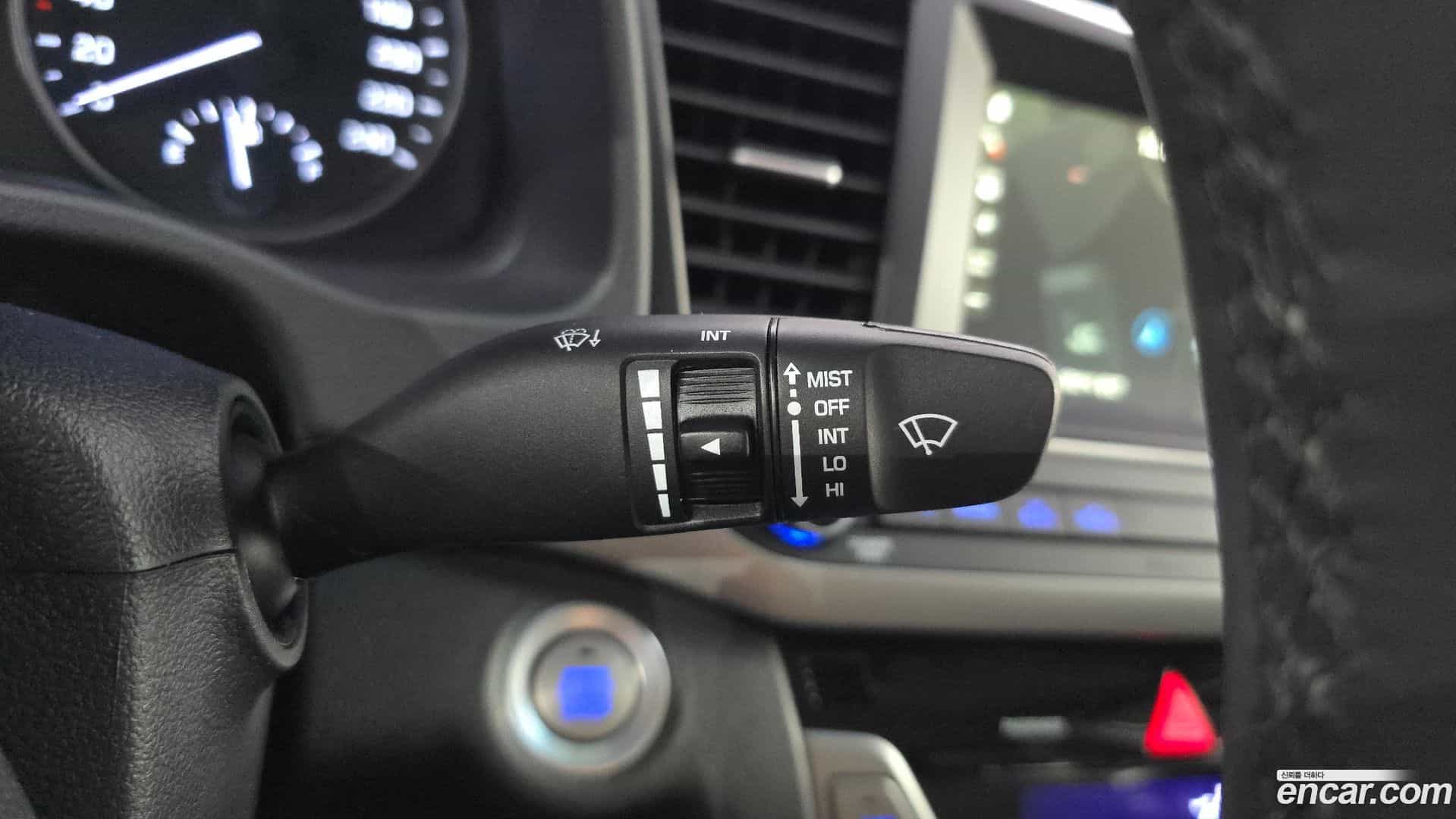 AVANTE Hyundai 2016.2-OPTION-040