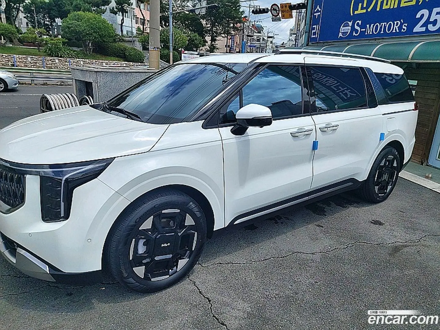 Main__Slider__Photo:Canival Kia 2025.8-0