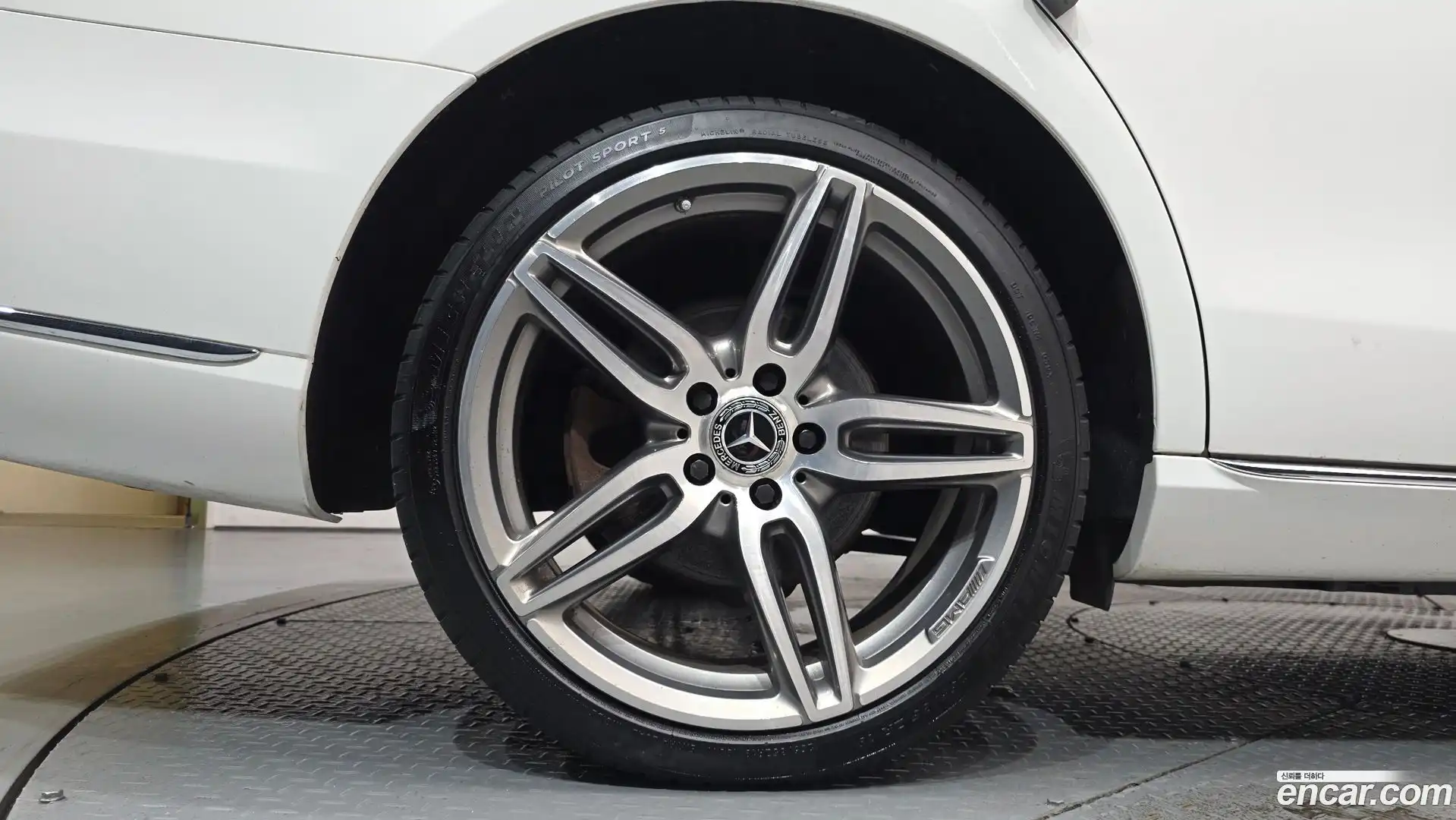 E-Class Mercedes-Benz 2019.5-OUTER-005