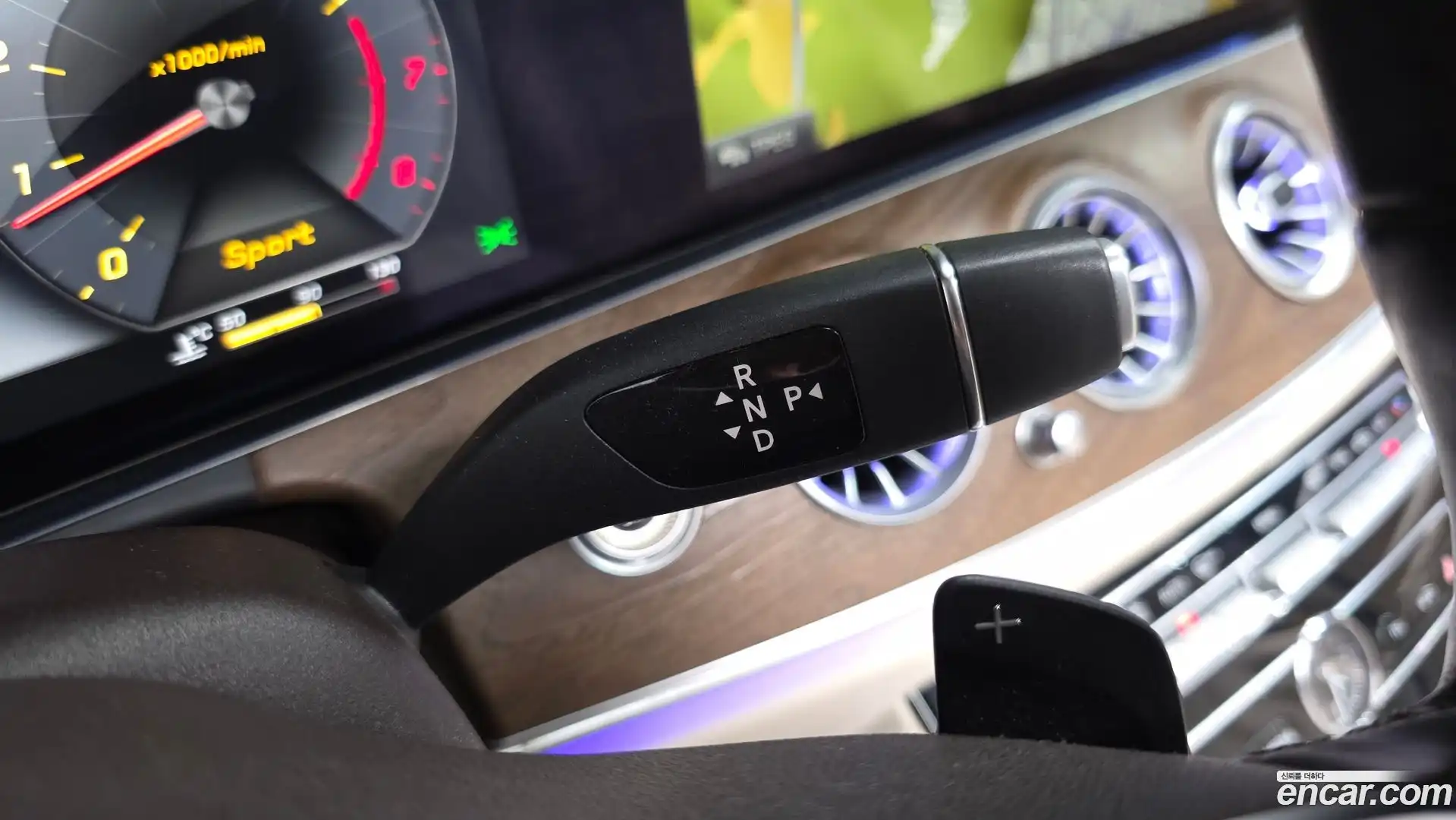 E-Class Mercedes-Benz 2019.5-INNER-009
