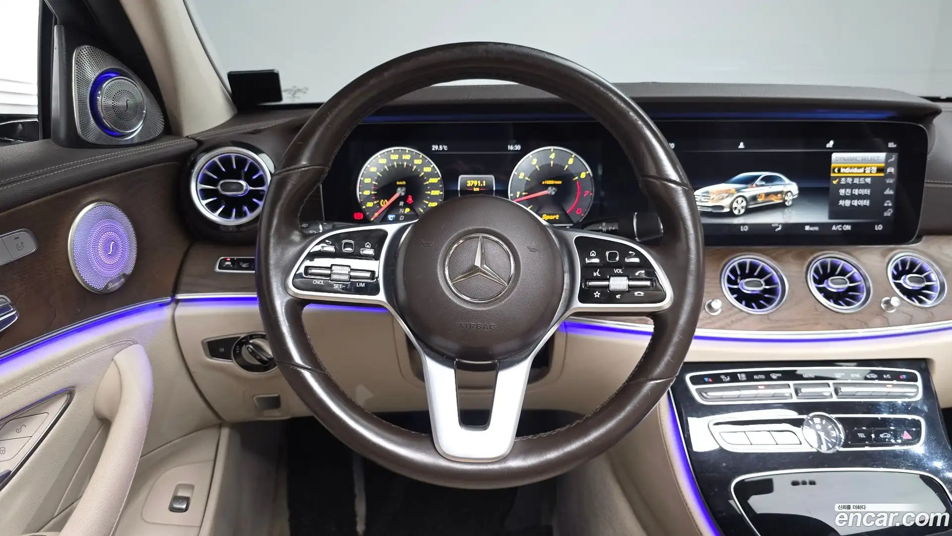 E-Class Mercedes-Benz 2019.5-OPTION-016
