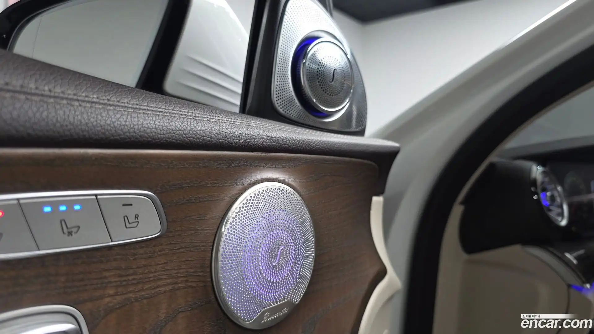 E-Class Mercedes-Benz 2019.5-OPTION-021