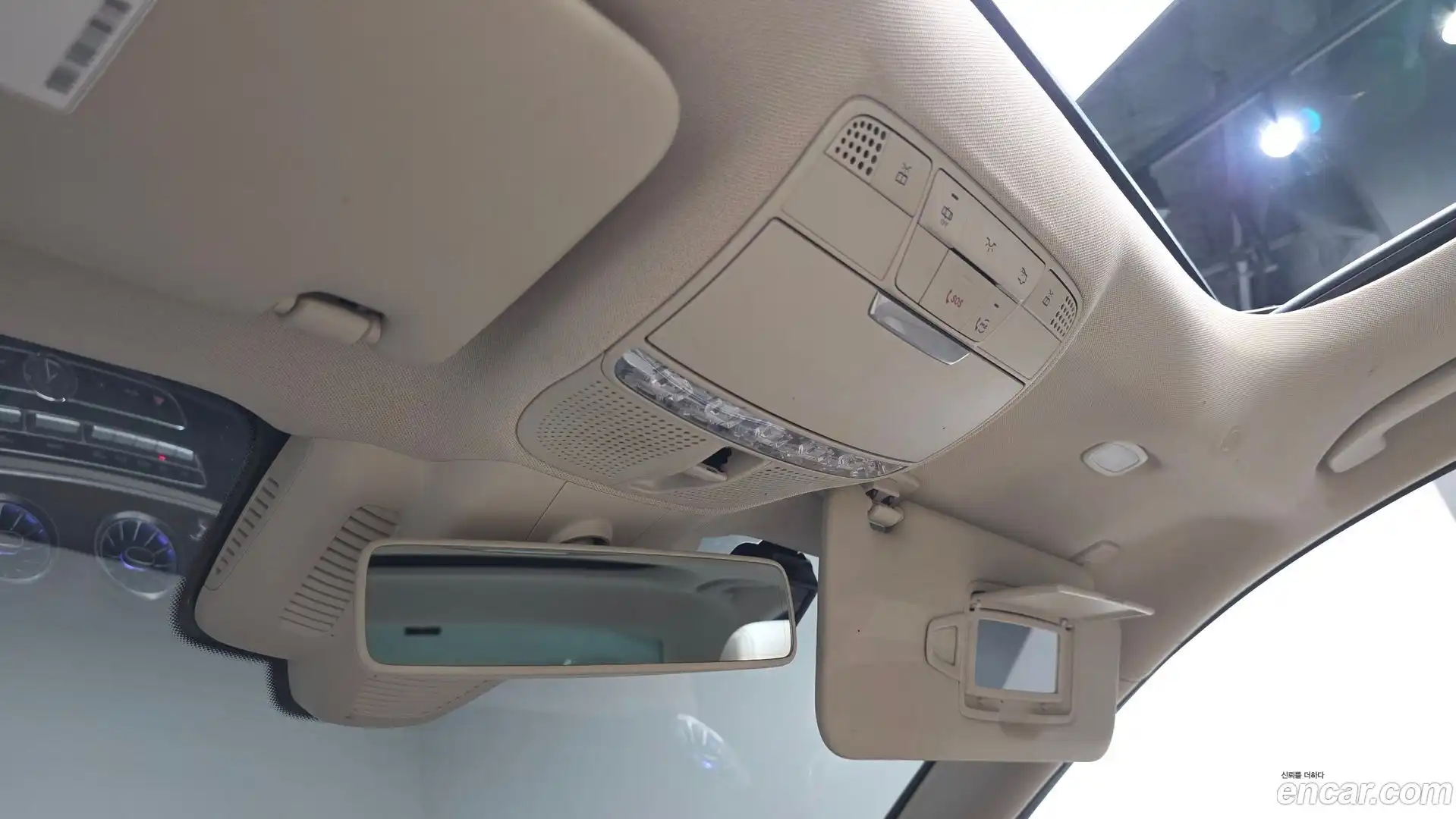 E-Class Mercedes-Benz 2019.5-OPTION-023