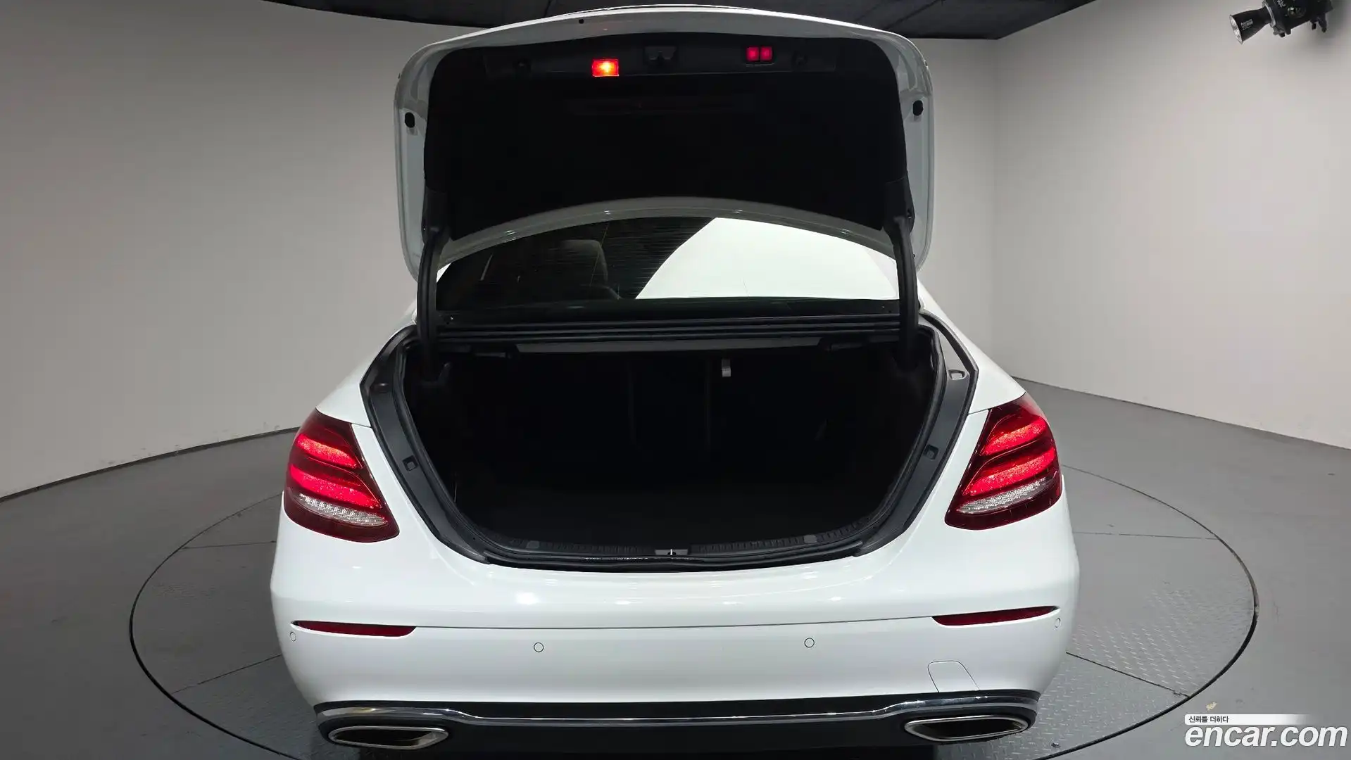 E-Class Mercedes-Benz 2019.5-OPTION-024