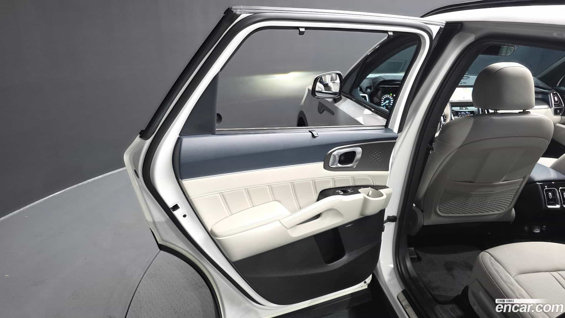 Sorento Kia 2023.6-INNER-035