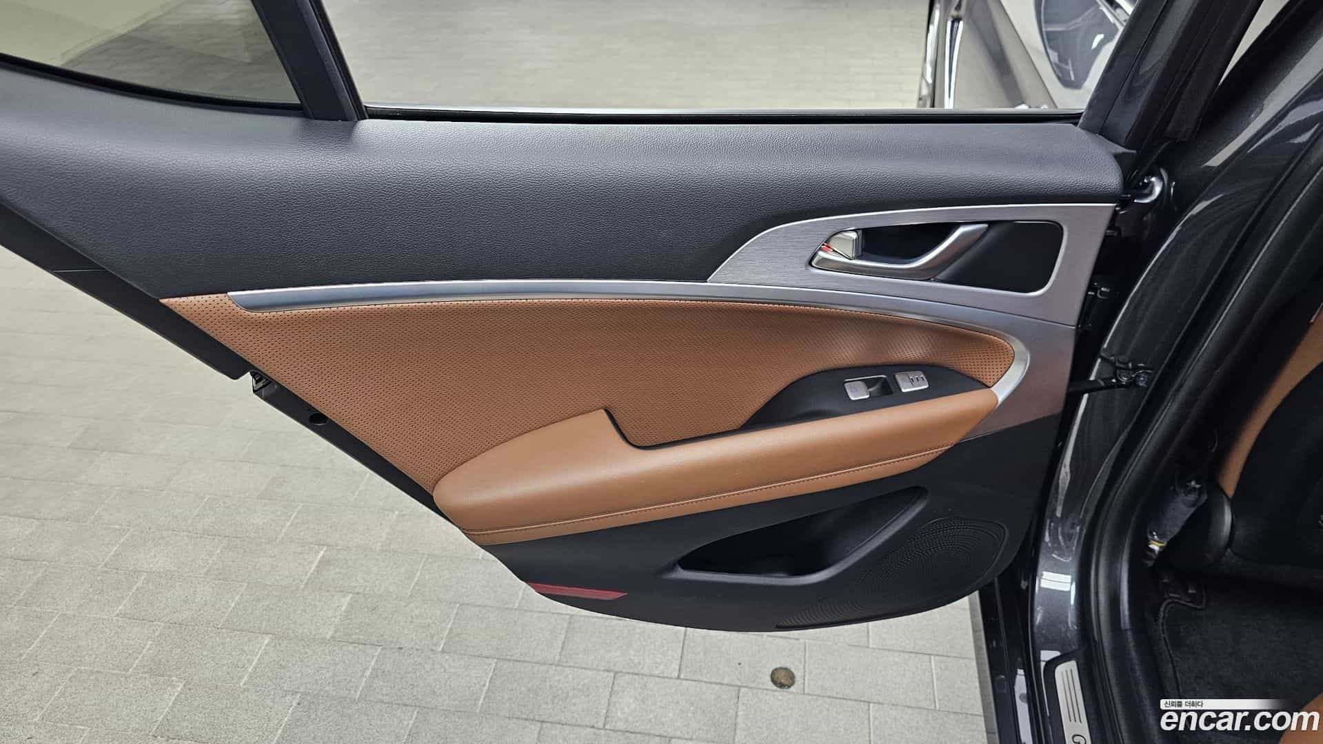 G70 Genesis 2018.10-INNER-035