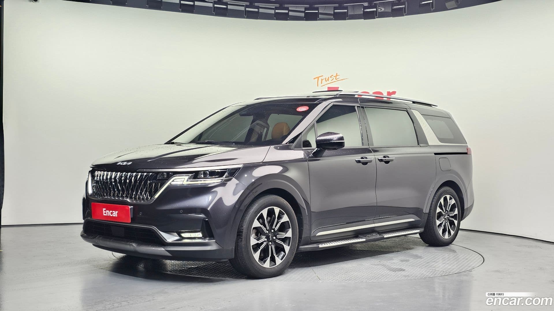 Main__Slider__Photo:Canival Kia 2023.1-0