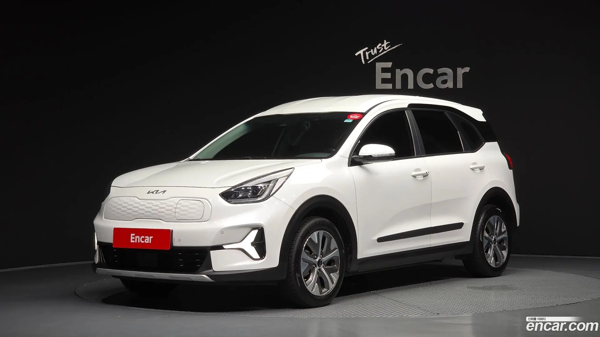 Main__Slider__Photo:Niro Kia 2022.8-0