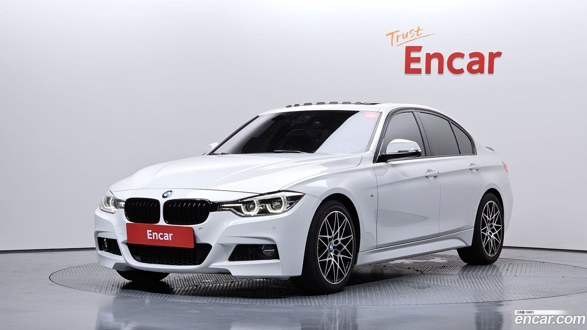 Main__Slider__Photo:3-Series BMW 2017.9-0