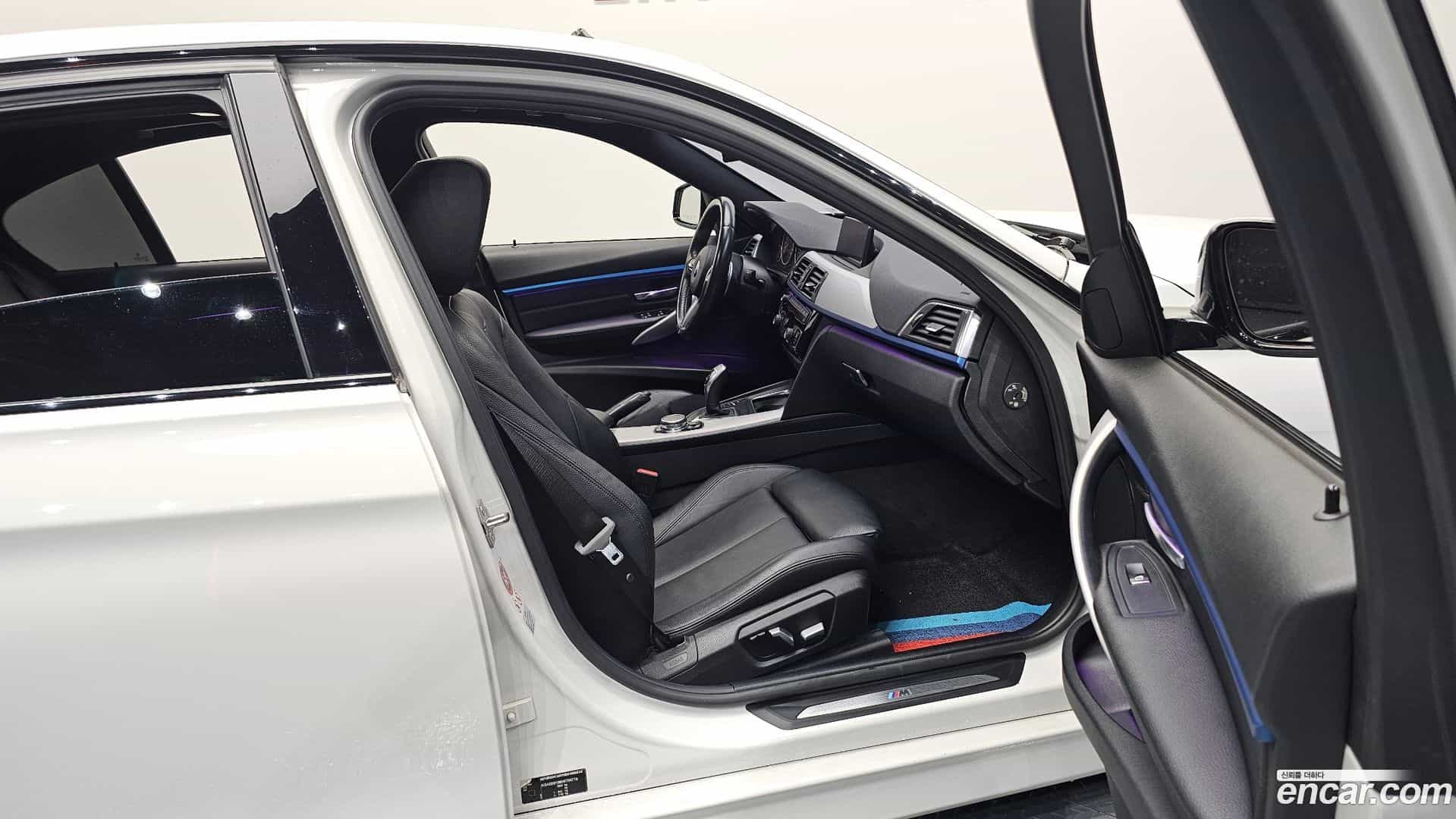 3-Series BMW 2017.9-INNER-036